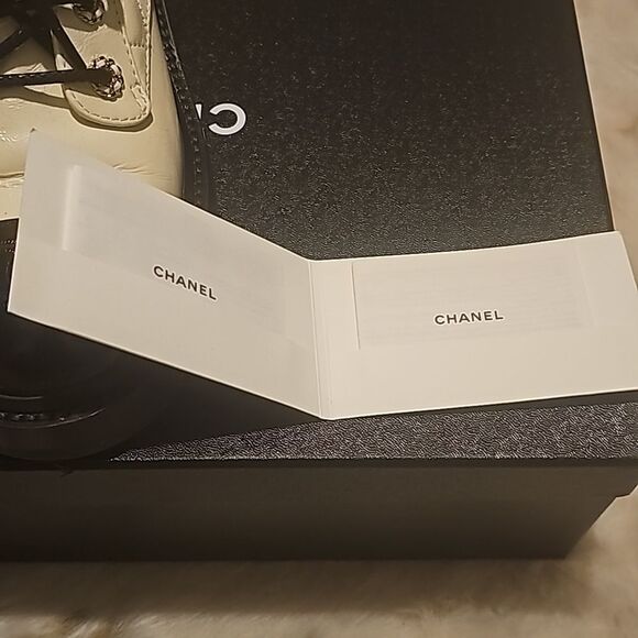 Ladies like new Chanel Laceup boots - Picture 11 of 16